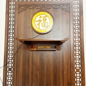 Bàn thờ treo tường đẹp mẫu có đèn chữ Phúc