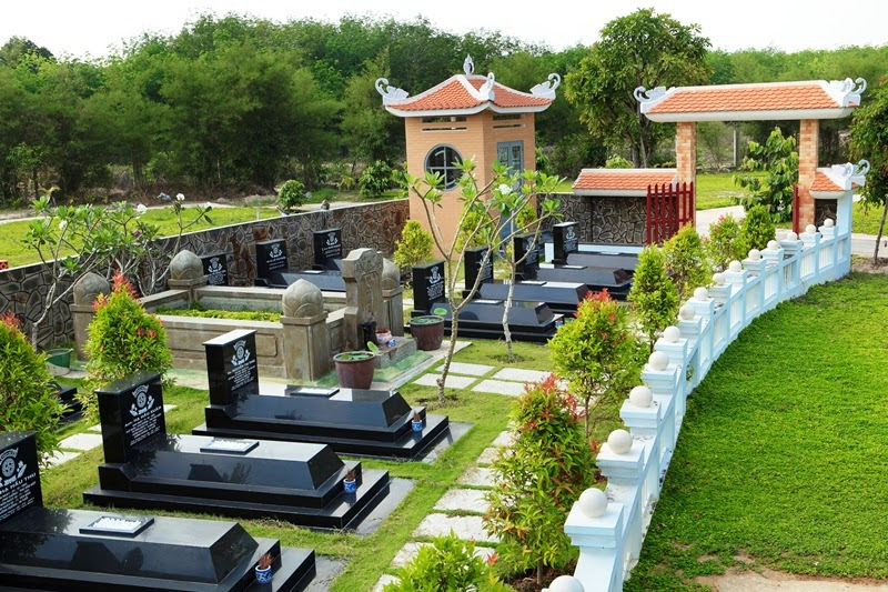 Tiến hành bốc mộ sang cát